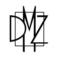 DressMeZee logo