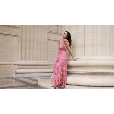 STRAWBERRY PARIS logo